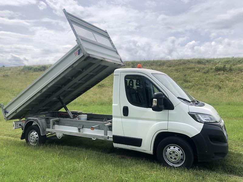 Peugeot Boxer (2020) 2.2HDi najeto pouze 26000 km ! - fotka 3 z 17