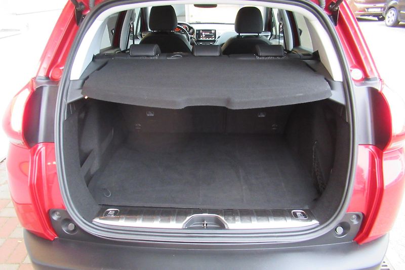 Peugeot 2008 1.2 PureTech AUT. KLIMA - fotka 24 z 25