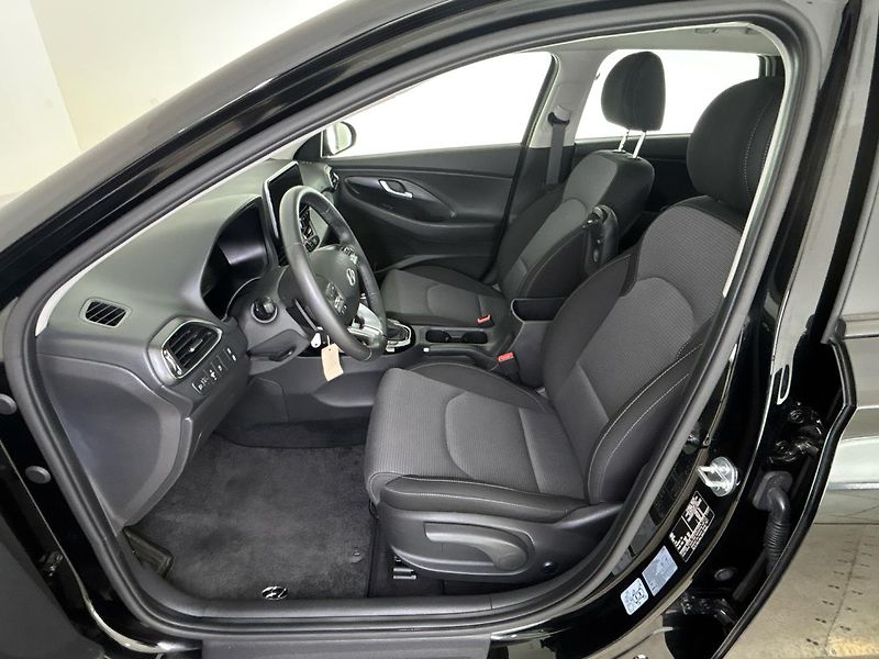 Hyundai i30 Smart DCT - fotka 7 z 26