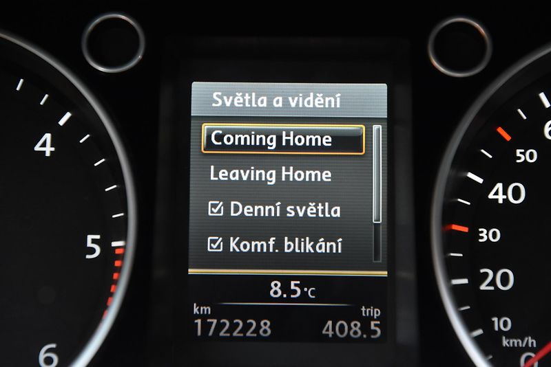 Volkswagen Passat 2.0 TDi CR COMFORTLINE, VÝHŘEV - fotka 18 z 50