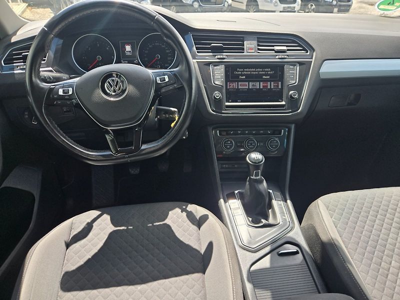 Volkswagen Tiguan (2016) 2.0 TDI NAVI, Serviska - fotka 13 z 39