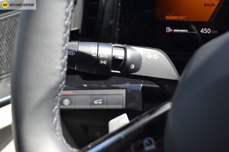 Renault Espace ICONIC E-TECH FULL HYBRID 200k - fotka 66 z 78