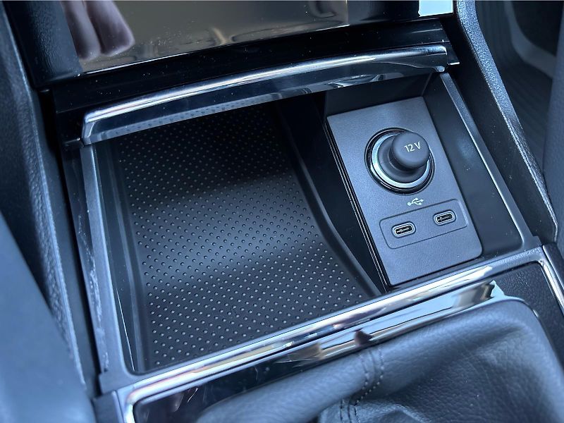 Škoda Karoq 2,0 TDI 85 kW SELECTION - fotka 21 z 29