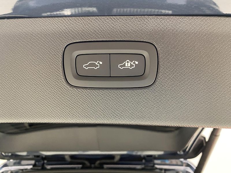 Volvo XC90 (2026) T8 AWD Plug-in DARK PLUS 7m - fotka 25 z 67