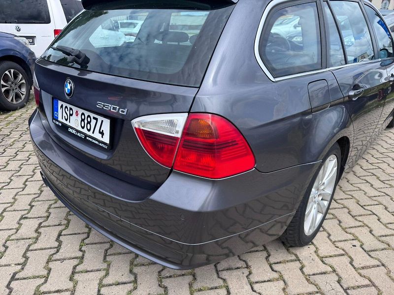 BMW Řada 3 (2006) 330D M57 3,0 R6 170KW STK KOLA - fotka 11 z 46