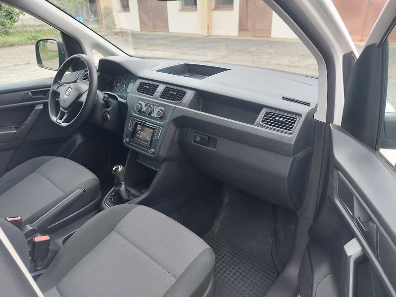 Volkswagen Caddy (2016) 2,0 Tdi 75kw 5 míst MAXI - fotka 14 z 17