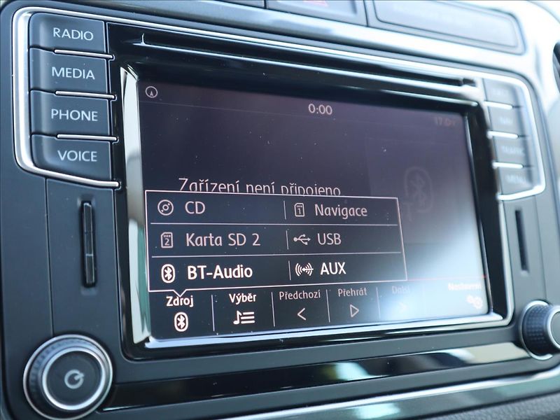 Volkswagen Tiguan 2,0   TDi Sport Pano Kamera Dy - fotka 18 z 36