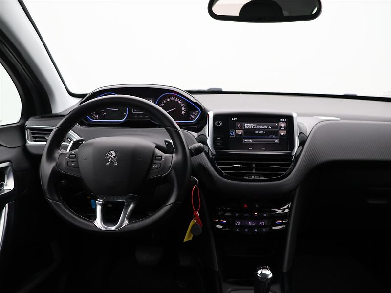 Peugeot 2008 1,2 VTi 60kW AT,Navi - fotka 24 z 32