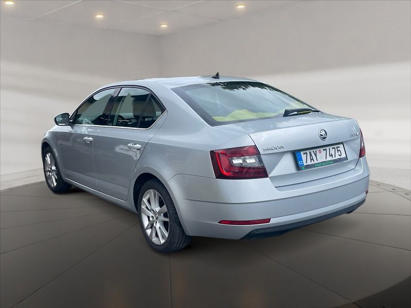 Škoda Octavia 2,0 TDI 110 Style AT - fotka 4 z 11