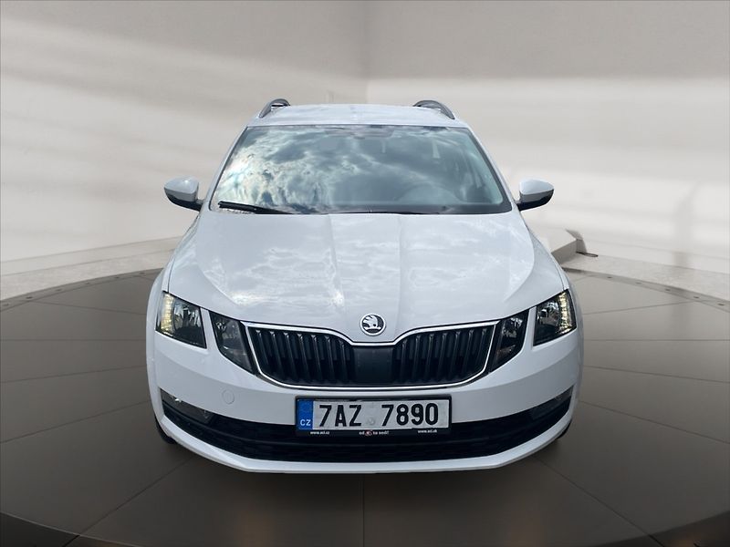 Škoda Octavia 1,5 TSI 110 Ambition - fotka 2 z 11