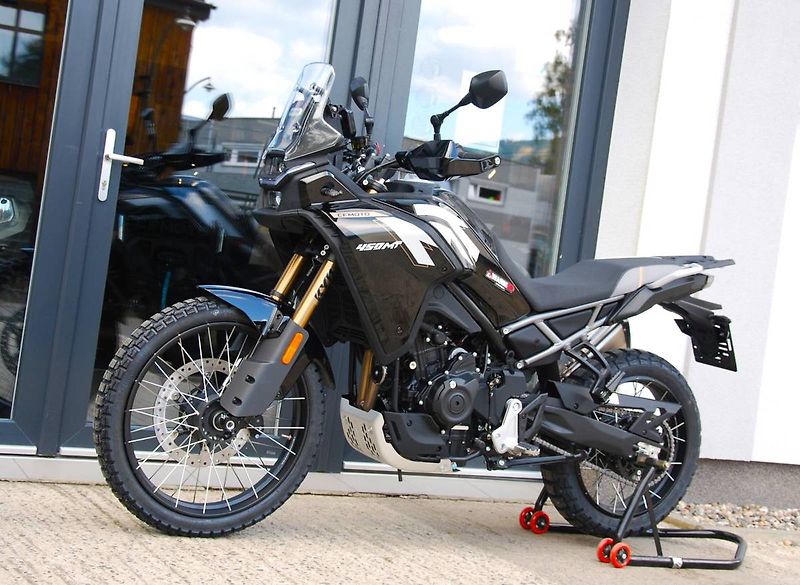 CFMOTO 450 MT-R (2026) 450MT-R V2 BLACK - fotka 4 z 25