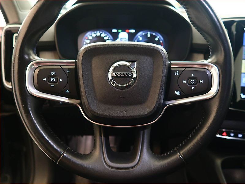 Volvo XC40 (2019) Inscription D3 - fotka 15 z 15