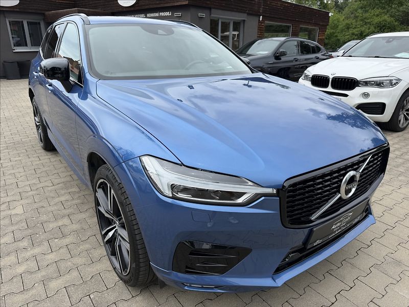 Volvo XC60 B4 2.0d 4X4 R-Design - fotka 3 z 29