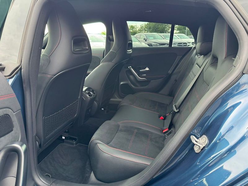 Mercedes-Benz CLA 200d AMG Line - fotka 19 z 21