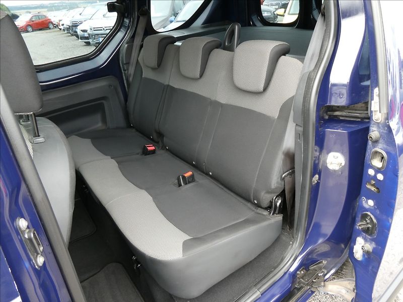 Dacia Dokker 1,6 i 16V 1.MAJITEL, SERVISKA - fotka 23 z 45