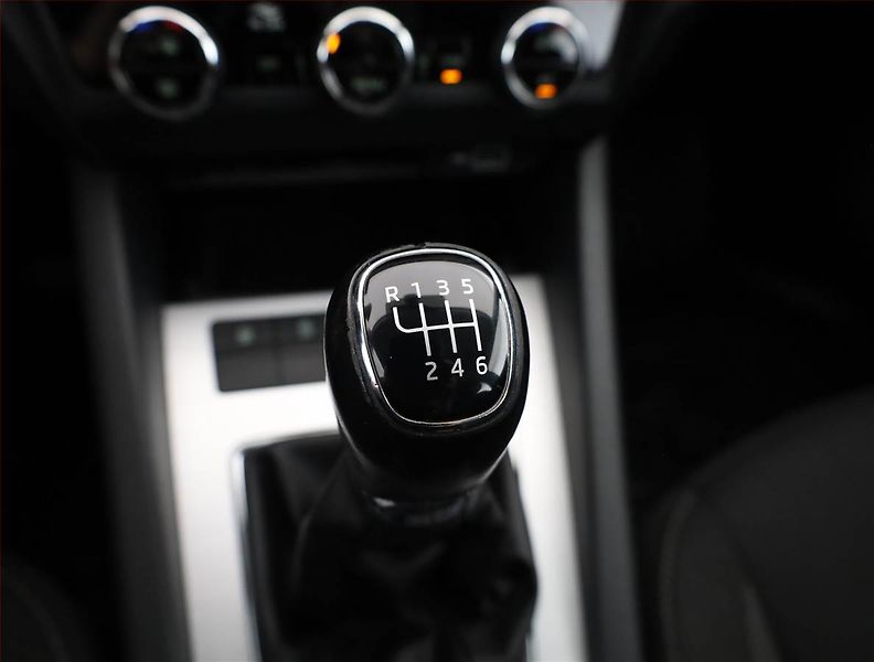 Škoda Octavia (2019) Style Plus 1.5 TSI, Navi - fotka 16 z 21