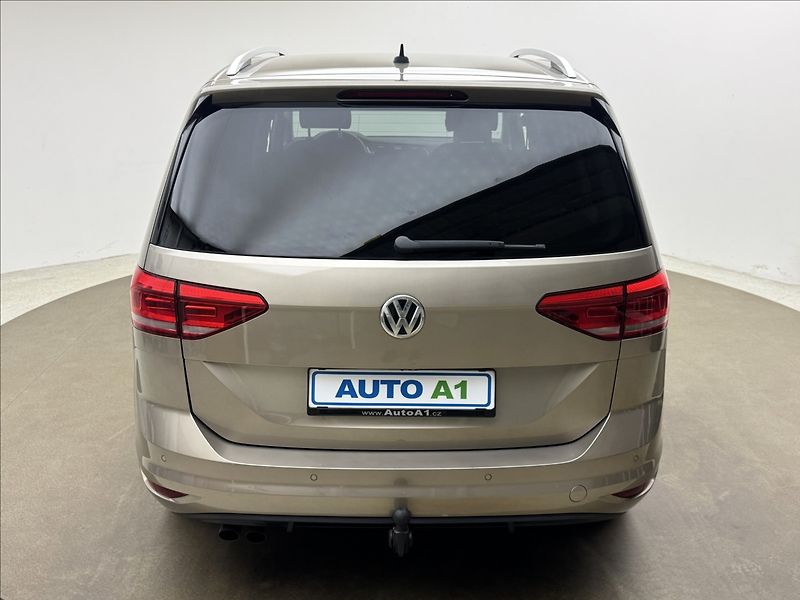 Volkswagen Touran 1,4 DSG KAMERA TAŽNÉ 1.MAJ ČR - fotka 5 z 38