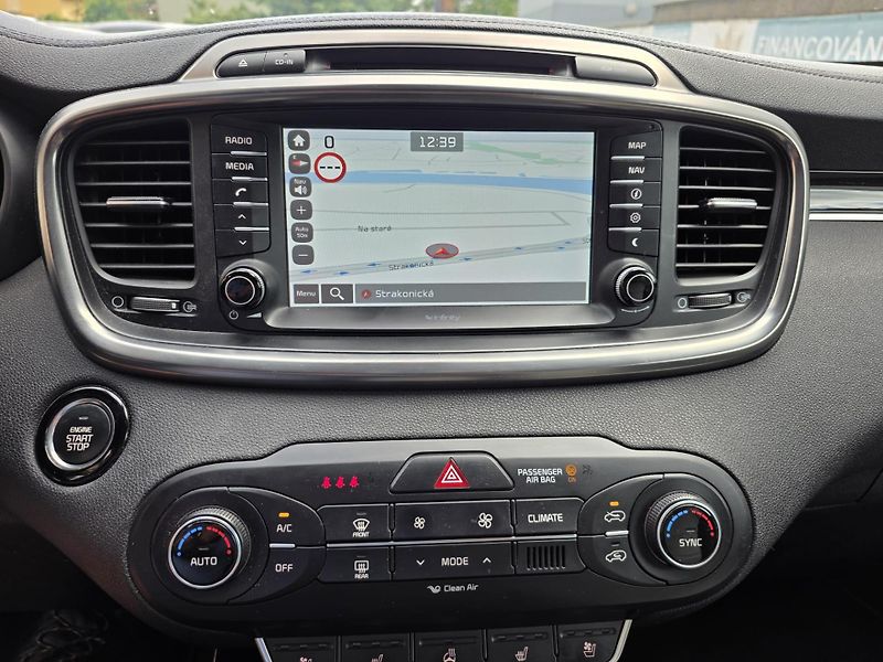 Kia Sorento 2.2PREMIUM-AUTOMAT-KŮŽE-XENONY - fotka 22 z 38