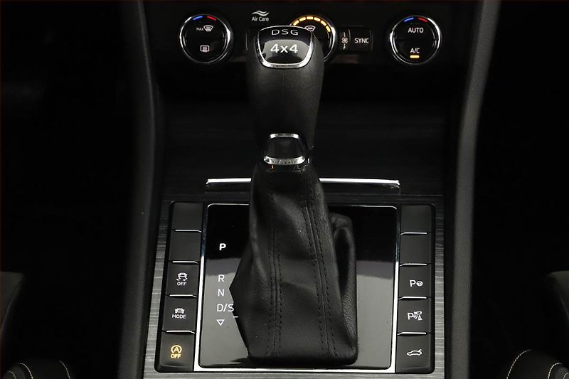 Škoda Superb (2021) 2.0 TSI, 4X4, Automat, Kůže - fotka 11 z 20