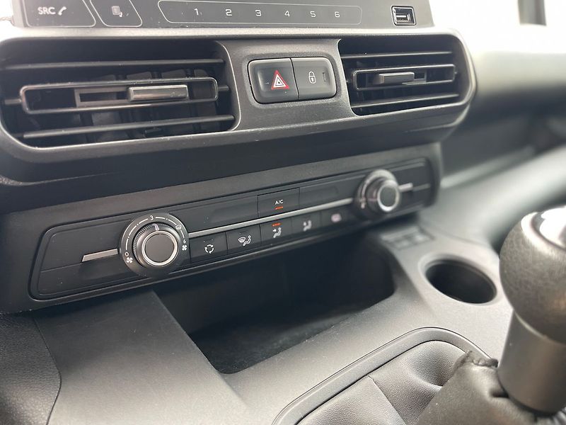 Toyota ProAce 1.5D-4D 75kW*ZADÁNO* - fotka 14 z 25