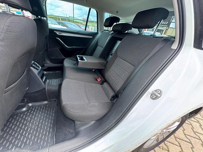Škoda Octavia (2015) 1,6 TDI 81 KW TAŽNÉ KOLA - fotka 37 z 50