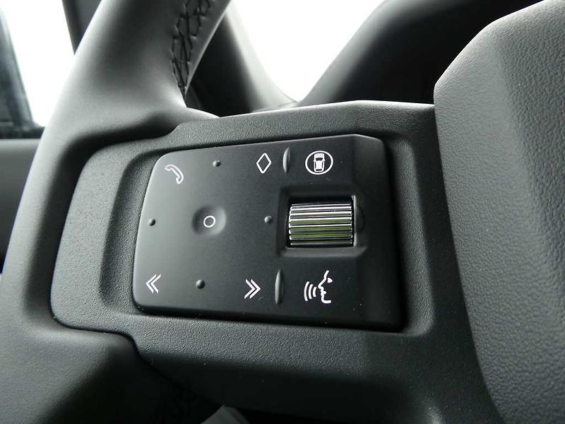 Land Rover Defender 110 3,0 X-Dynamic SE D250 - fotka 20 z 40