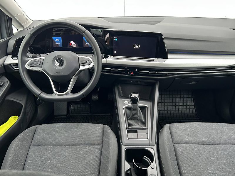 Volkswagen Golf Life 1,0TSi - fotka 10 z 22
