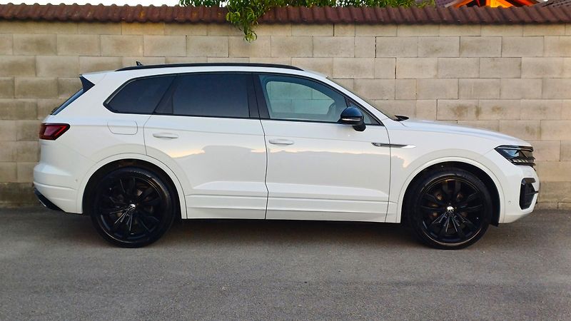Volkswagen Touareg R-LINE 210kW-WEBASTO-HUD-TZ- - fotka 4 z 50