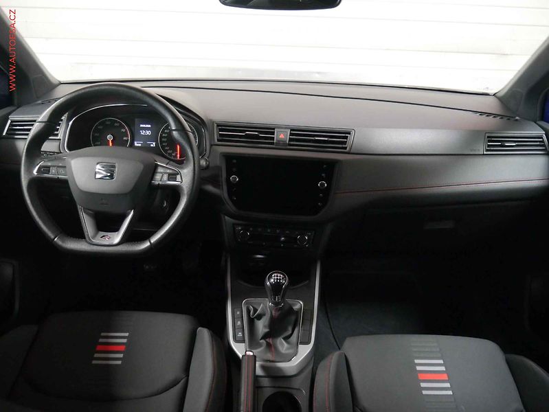 Seat Arona (2019) 1.5 TSi, FR, navi, TZ - fotka 8 z 21