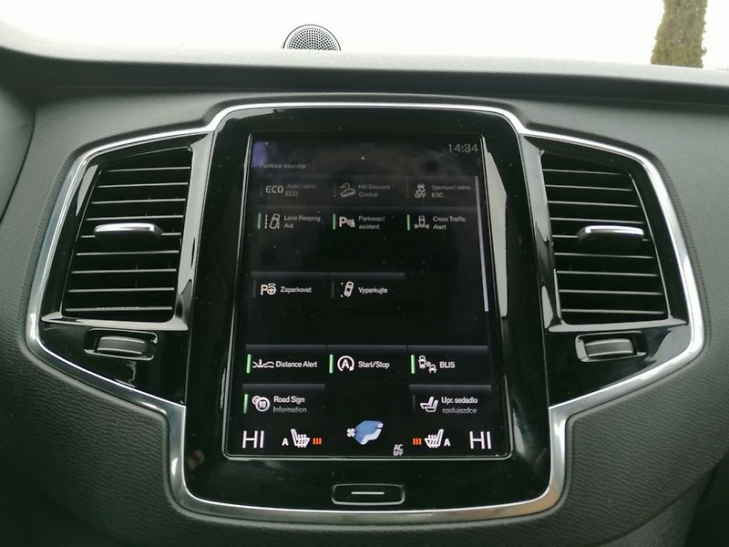 Volvo XC90 (2015) D5 AWD 7-míst Bowers & Wilkins - fotka 17 z 33