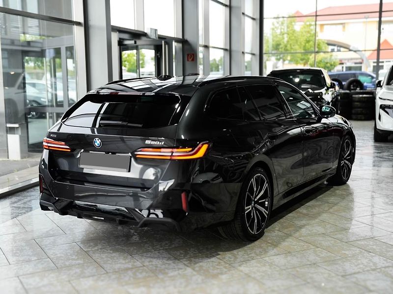 BMW Řada 5 520d xDrive M-Sport DrivAs+ HK - fotka 6 z 22