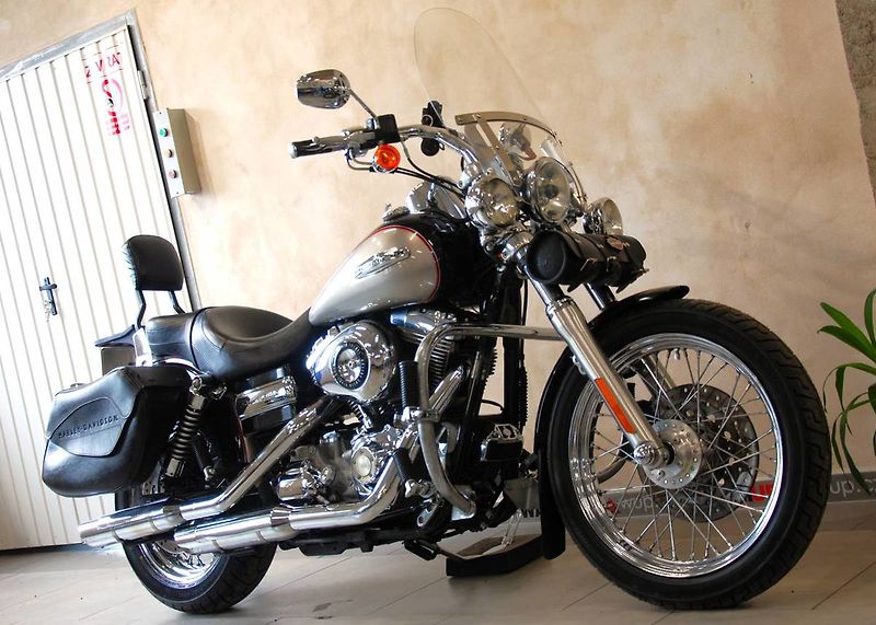 Harley-Davidson FXDC Dyna Super Glide Custom (2009) 2. - fotka 2 z 20