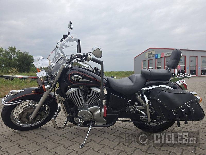 Honda VT 750 Shadow (1999) VT 750 C Shadow - fotka 15 z 18