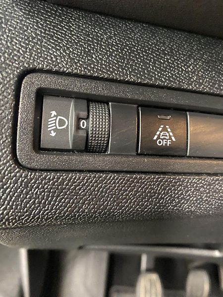 Peugeot 3008 1.5HDi 130 Active Pack, ČR - fotka 15 z 30