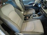 Hyundai i30 (2017) 1.6 CRDi, ČR, AC, temp - náhled 11