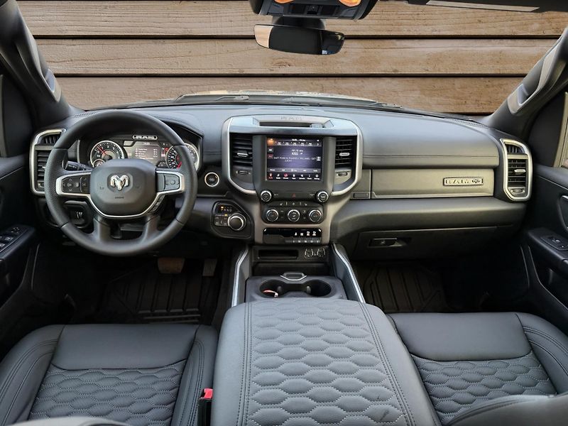Dodge RAM (2020) +TRX PAKET+DESTROYER GREY+ - fotka 23 z 24