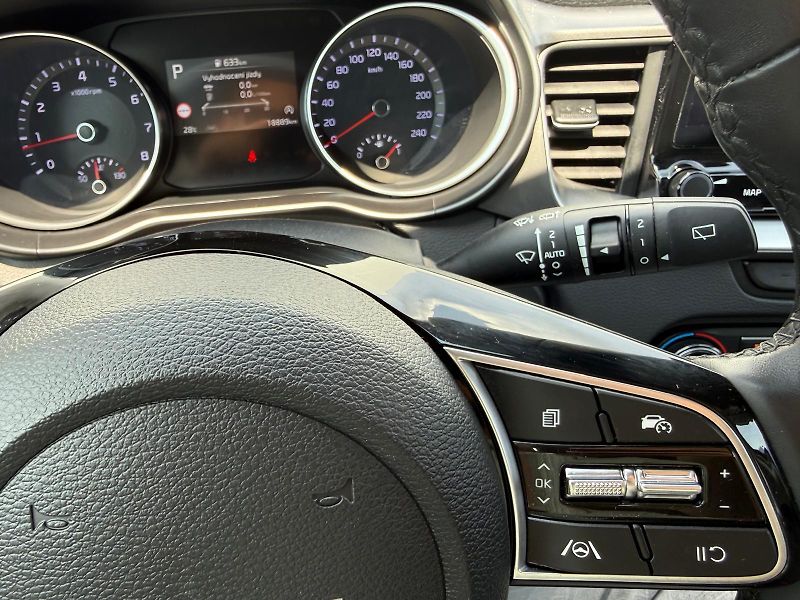 Kia Ceed 1.5 T-GDi 7DCT TOP - fotka 18 z 27