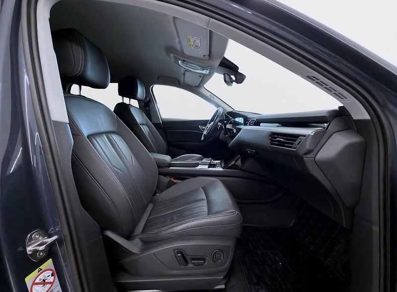 Audi Q8 e-tron 50 Q SoH 94% Kamera Vzduch Taž - fotka 11 z 20