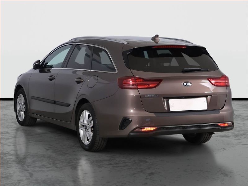 Kia Ceed (2019) 1.4 T-GDI, Serv.kniha, Xenony - fotka 4 z 23
