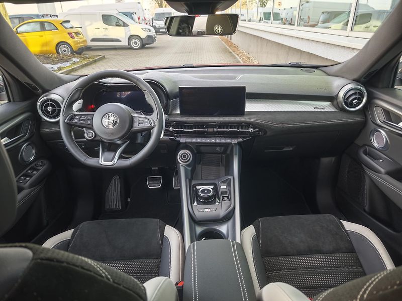 Alfa Romeo Tonale (2026) 1,5 Sport Speciale 1,5T 175 PS - fotka 19 z 41