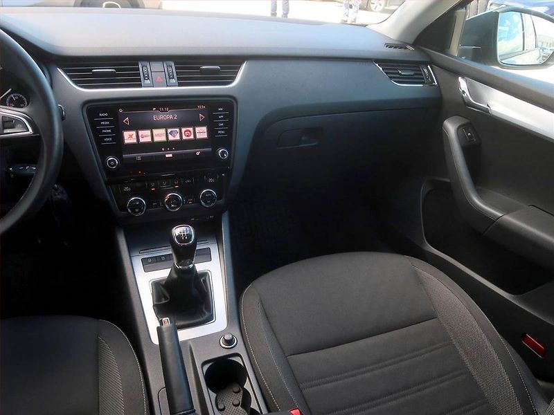 Škoda Octavia (2017) 1.6 TDI, Tempomat - fotka 8 z 18
