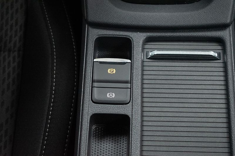 Škoda Octavia 1.5 TSI STYLE*KESSY*DPH*ČR 1.M - fotka 20 z 38