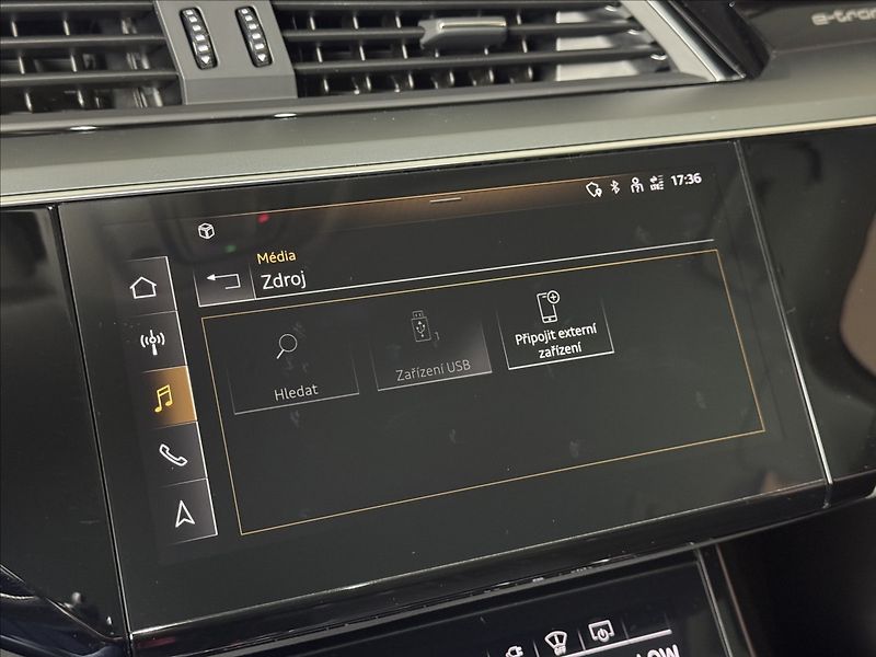 Audi e-tron 300kW S-Line Night Vision - fotka 39 z 48