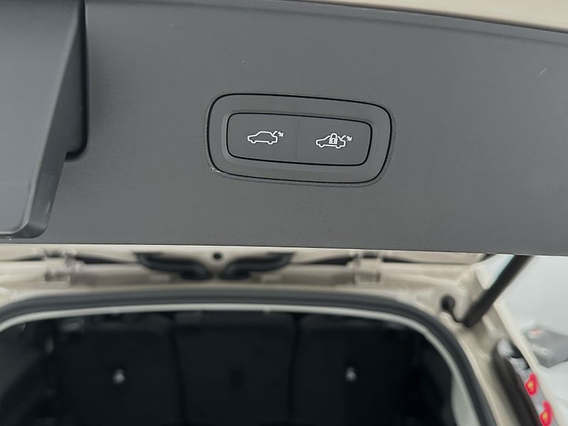 Volvo EX90 (2024) PURE ELECTRIC TWIN ULTRA 7míst - fotka 30 z 46
