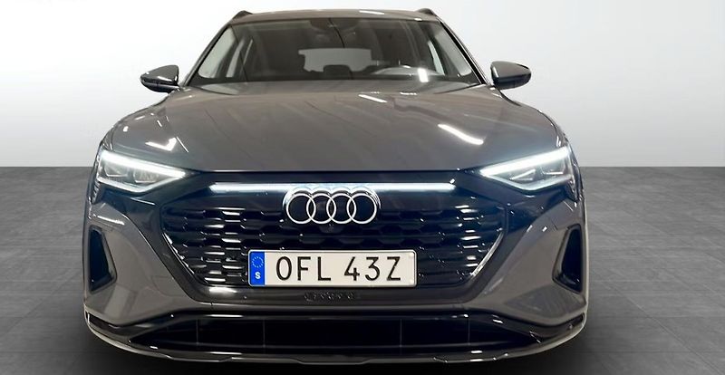Audi Q8 e-tron 50 Q Kamera Ambient Vzduch LED - fotka 4 z 14