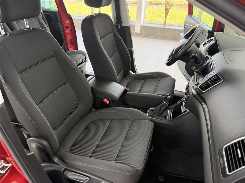 Seat Alhambra 1,4 TSI, 7-míst,Navi,Panorama - fotka 26 z 33