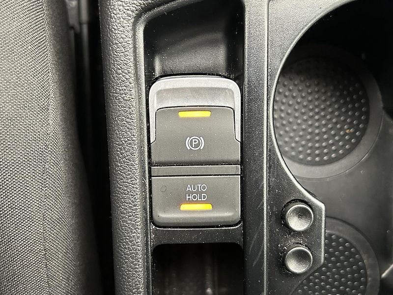 Volkswagen Touran 2.0 TDi Marathon  edition - fotka 22 z 26