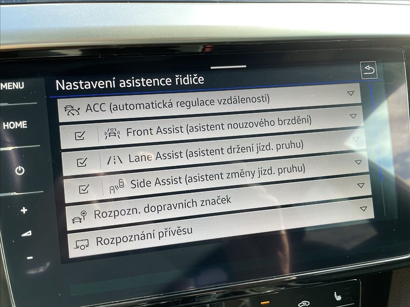 Volkswagen Arteon R 2.0TSI 235KW 4X4 DSG - fotka 19 z 36