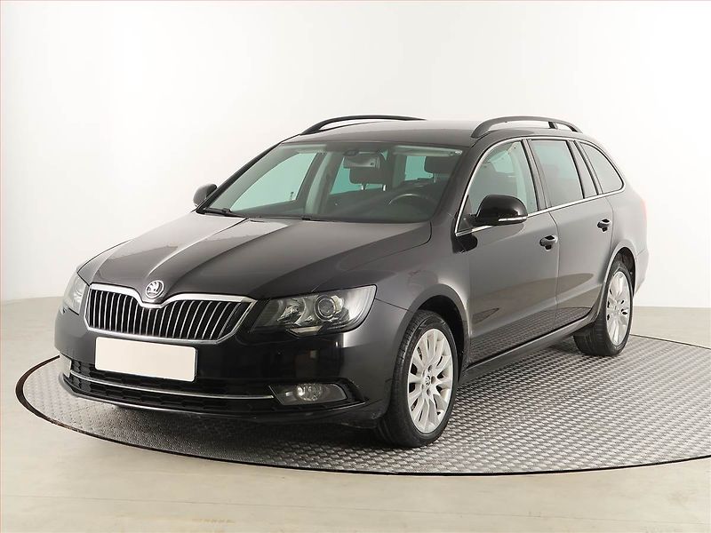 Škoda Superb (2013) Ambition Plus 2.0 TDI, Automat - fotka 2 z 17