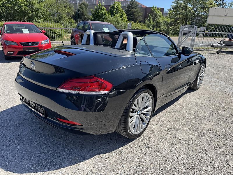 BMW Z4 (2009) 3.0i 190kw Kabrio REZERVACE - fotka 7 z 28